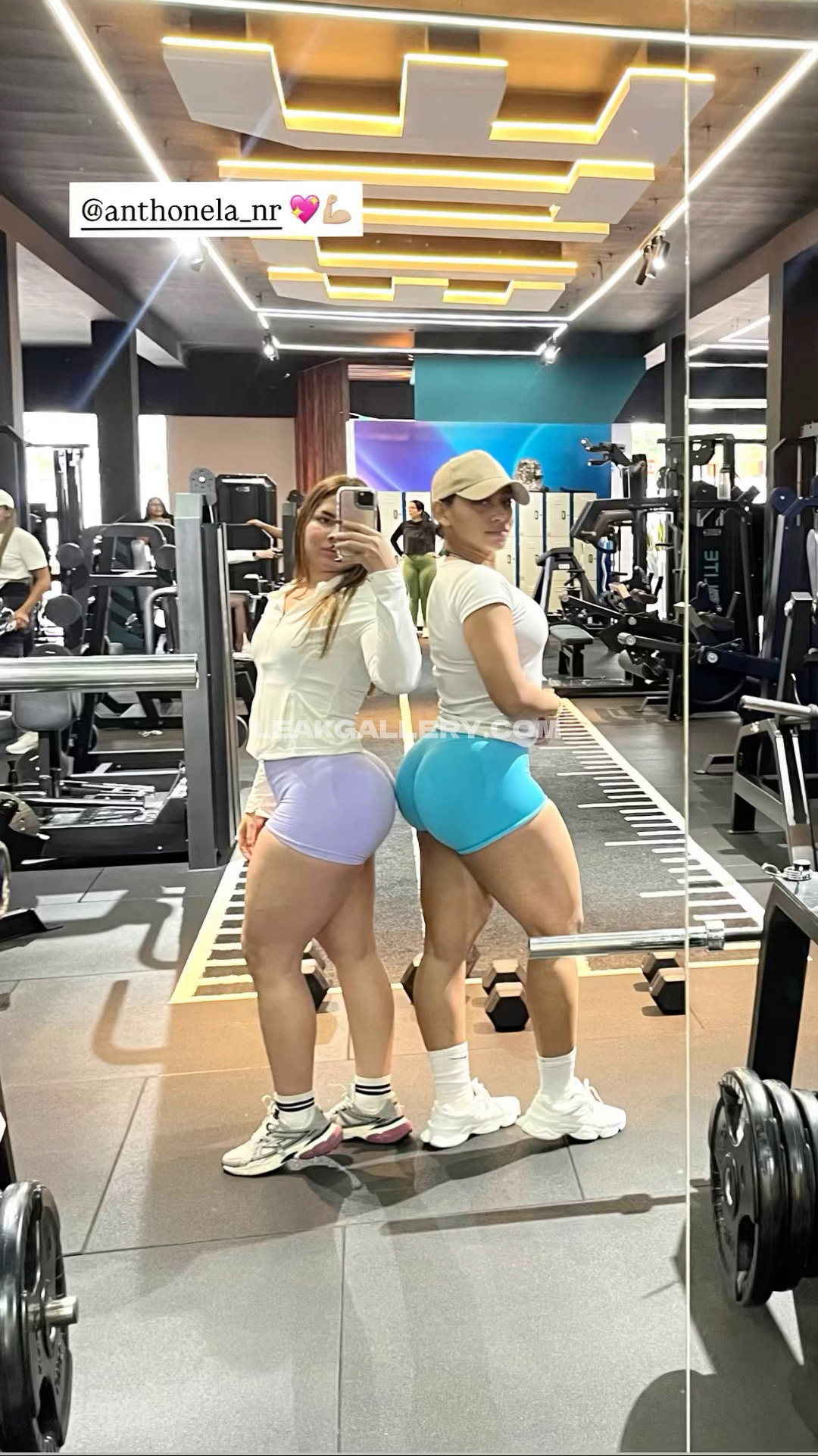 Antonellaesanchezz / antonella_sanchez Exclusive Leaked Nude OnlyFans #13120683