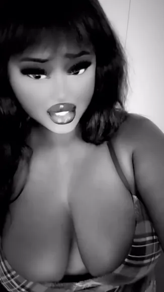 Anyangdeng Plaid Top Cleavage OnlyFans Video Leaked