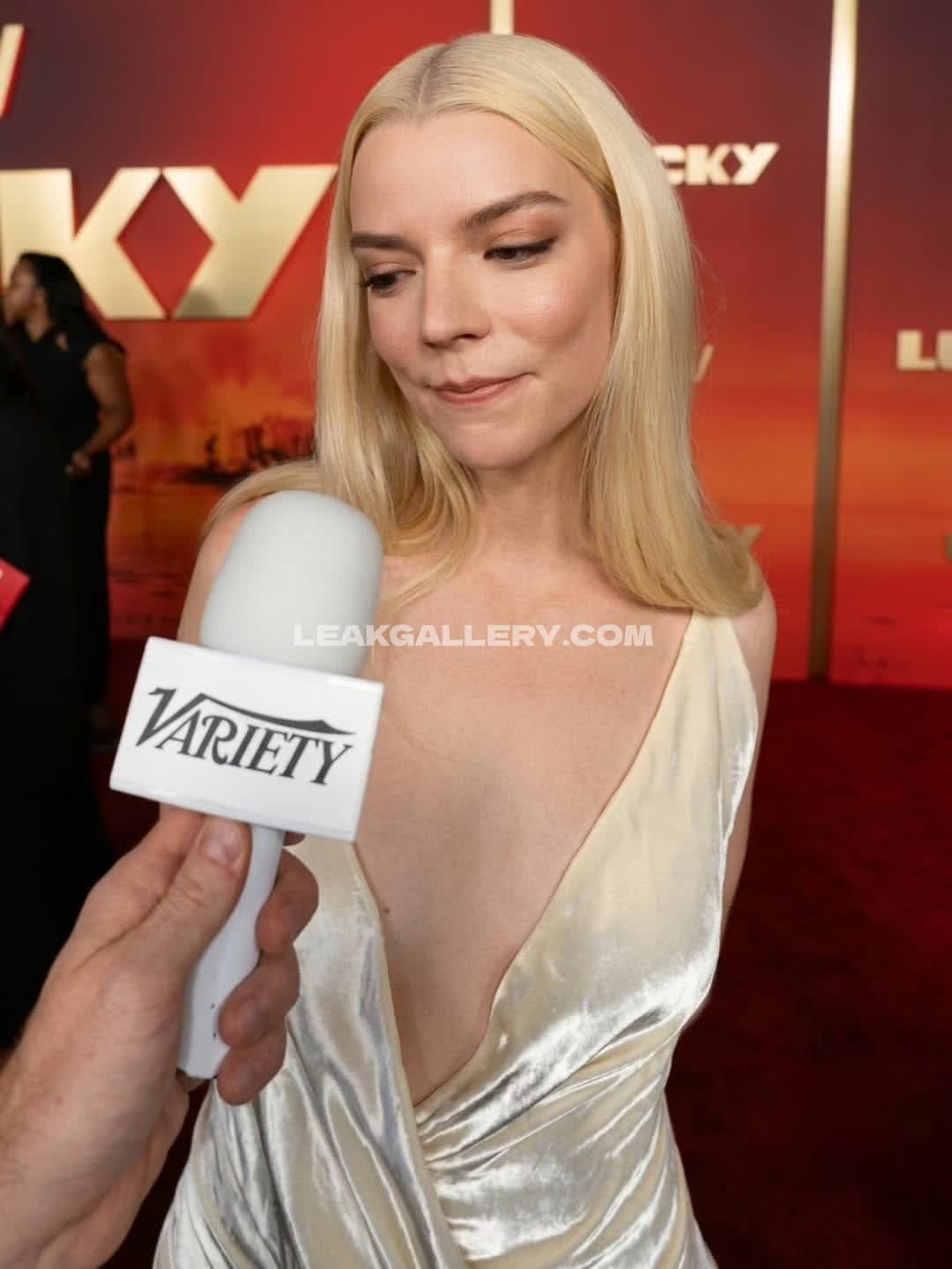 Anyataylorjoy Exclusive Leaked Nude OnlyFans #13138409