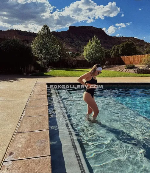 Apollinegrmz Black Swimsuit Pool Walk OnlyFans Photo Leaked