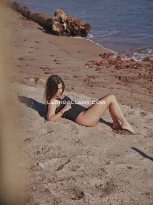 Apollinegrmz / apolline_guer Exclusive Leaked Nude OnlyFans #12347208