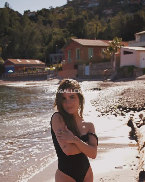Apollinegrmz / apolline_guer Exclusive Leaked Nude OnlyFans #12347231