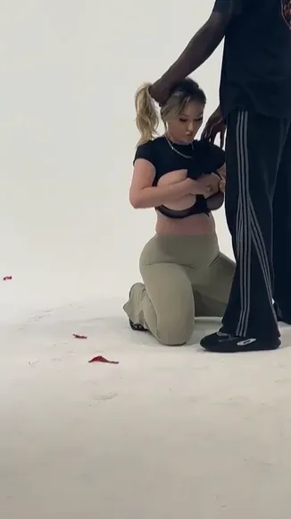 Ariasix Kneeling Topless Tease OnlyFans Video Leaked