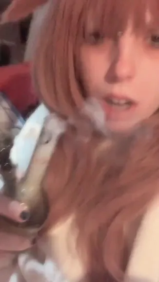 Armpitlover000 Smoking Bong Close Up OnlyFans Video Leaked