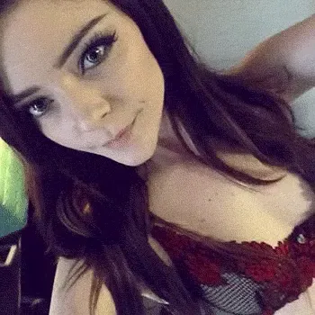 Ashemaree Lace Thong Tease OnlyFans Video Leaked