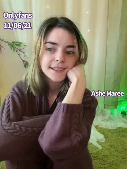 Ashemaree Cozy Cardigan Tease OnlyFans Video Leaked