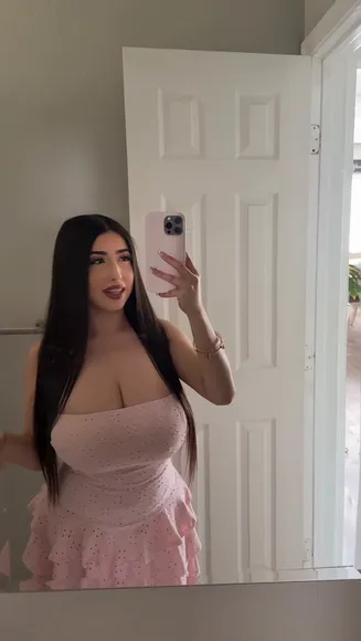 Ashleyarambulaa Pink Dress Mirror Selfie OnlyFans Video Leaked