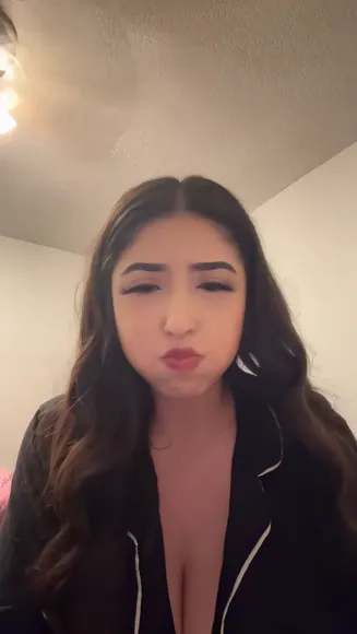 Ashleyarambulaa Pajama Top Tease OnlyFans Video Leaked