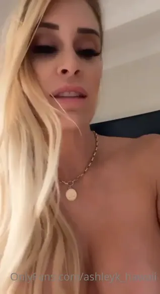 Ashleyk_hawaii Topless Bed Tease OnlyFans Video Leaked