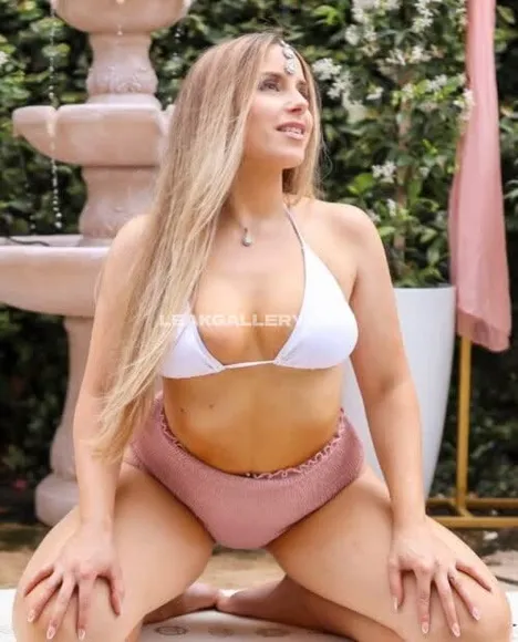 ashleyniccoleacro