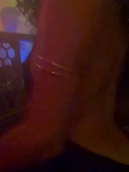 Ashrd Deep V Neck Tease OnlyFans Video Leaked