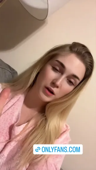 Ashtonbirdie Pink Robe Tease OnlyFans Video Leaked