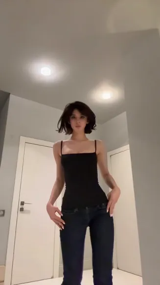 Aslfk_my Tight Jeans Ass Pose OnlyFans Video Leaked