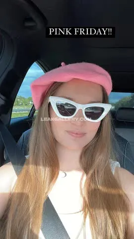 Asmrdarling Pink Beret Car Selfie OnlyFans Photo Leaked