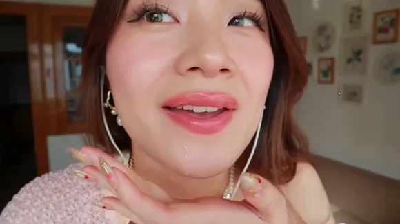 Asmrlin Lipstick Kiss Tease OnlyFans Video Leaked