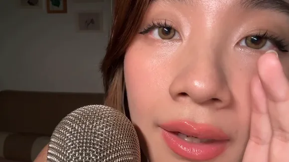 Asmrlin Licking Lips Near Mic OnlyFans Video Leaked