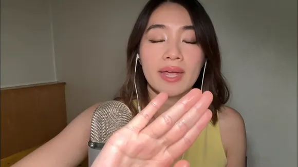 Asmrlin Oily Hand Close Up OnlyFans Video Leaked
