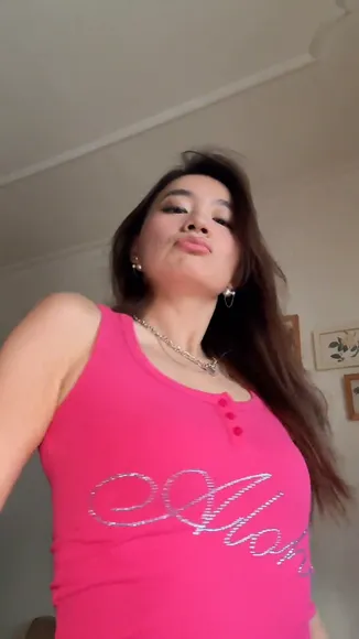 Asmrlin Pink Top Tease OnlyFans Video Leaked