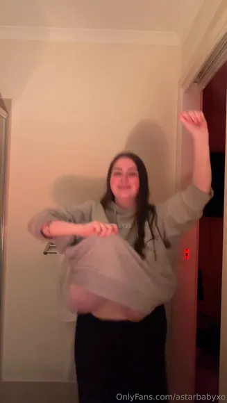 Astar_xo Pregnant Belly Flexing OnlyFans Video Leaked
