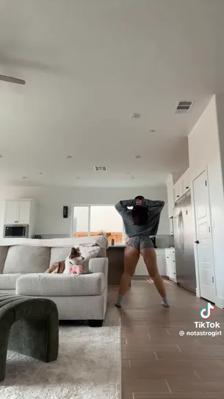 Astr0girll... Bare Ass Twerking OnlyFans Video Leaked