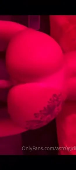 Astr0girll... Naked Ass Twerking OnlyFans Video Leaked