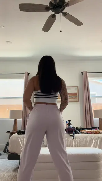 astr0girll... video thumbnail