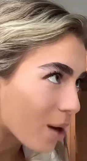 Athenapariss Close-Up Lip Lick OnlyFans Video Leaked
