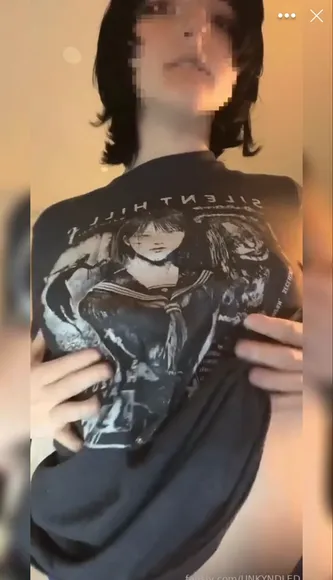 Athroatgoddess T-Shirt Lift Reveal OnlyFans Video Leaked