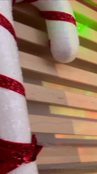 Aurapazzani Red Lingerie Santa Tease OnlyFans Video Leaked