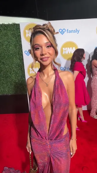 Ava Deep V Gown Flash OnlyFans Video Leaked