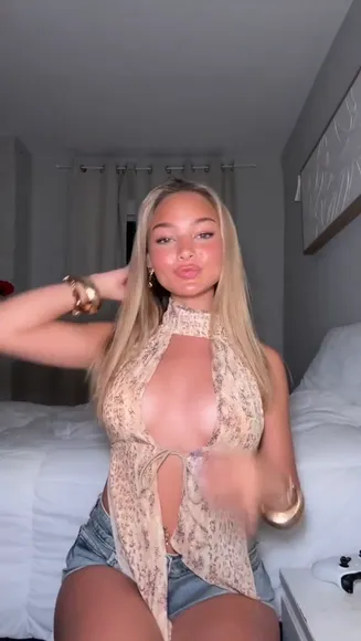 avaalfaro video thumbnail