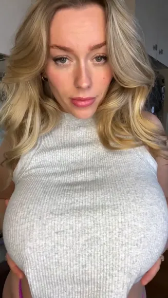 Avalon_hope Topless Boob Display OnlyFans Video Leaked