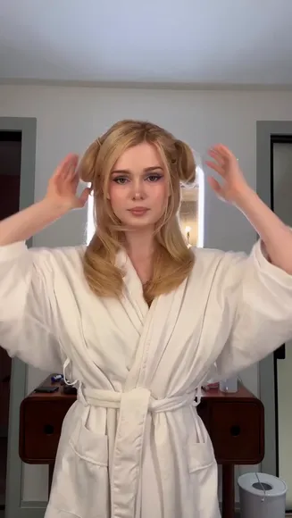 Avalonwarren White Robe Tease OnlyFans Video Leaked