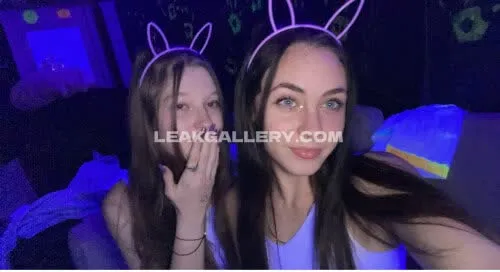 Avarodes Bunny Ears Selfie Pose OnlyFans Photo Leaked