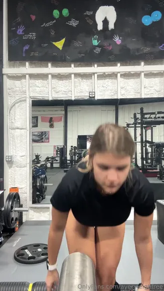 Averyleighof... Topless Gym Tease OnlyFans Video Leaked
