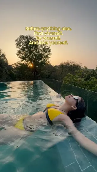 Avneetkaur_13 Yellow Bikini Pool Float OnlyFans Video Leaked