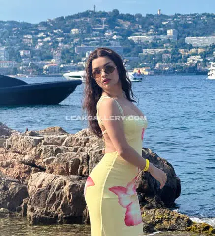 avneetkaur_13