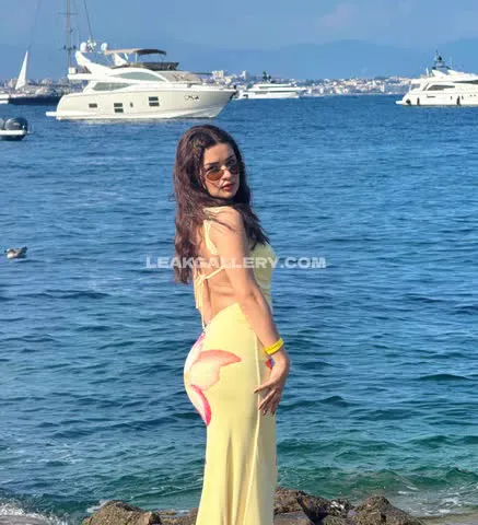 avneetkaur_13