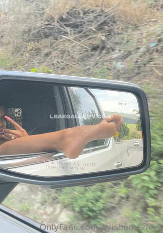 Ayishadiaz Leg Up In Car OnlyFans Photo Leaked