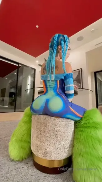 Ayleksx Tight Bodysuit Ass Pose OnlyFans Video Leaked