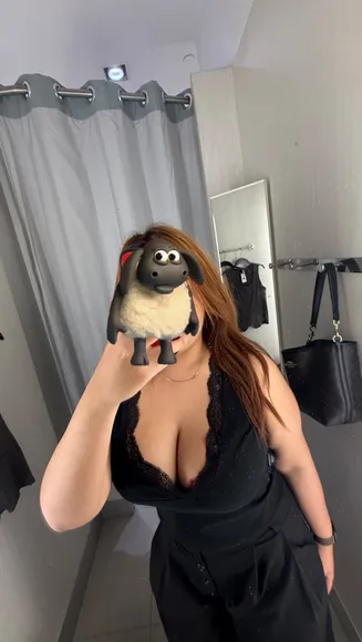 Azizasaraa Deep V Black Bodysuit OnlyFans Video Leaked