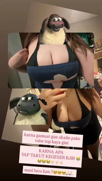 Azizasaraa Tube Top Boobs Display OnlyFans Video Leaked