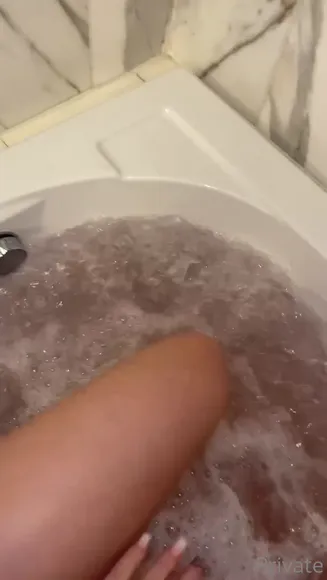Azra_lifts Bubbly Bath Leg Rub OnlyFans Video Leaked