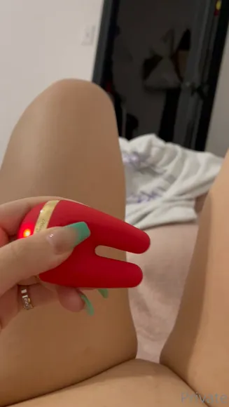 Azra_lifts Red Toy Pussy Play OnlyFans Video Leaked