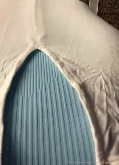 B_bitch6319 Topless On Stool Pose OnlyFans Video Leaked