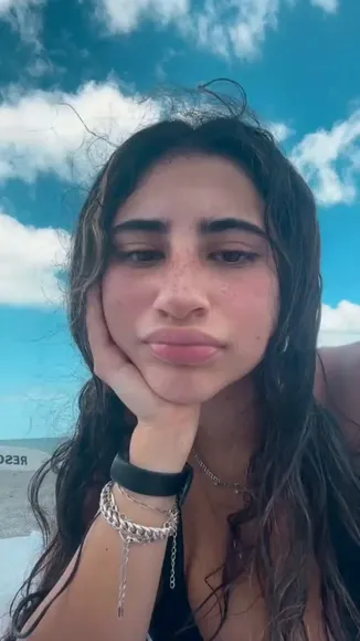 Badbzozo Black Bikini Top Tease OnlyFans Video Leaked