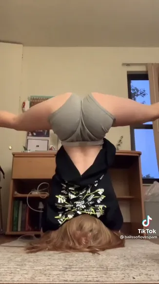 Bailssoflove Bent Over Ass Display OnlyFans Video Leaked