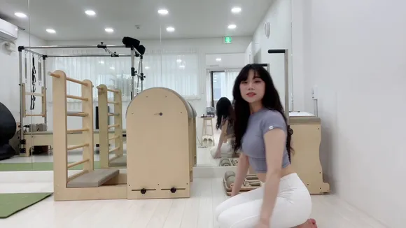 Bbang_eu Yoga Pants Bend Over OnlyFans Video Leaked