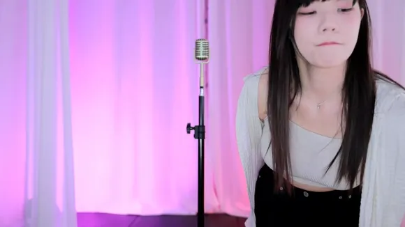 Bbang_eu Microphone Tease Performance OnlyFans Video Leaked