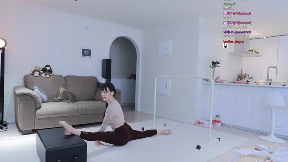 Bbang_eu Legs Spread Yoga Pose OnlyFans Video Leaked